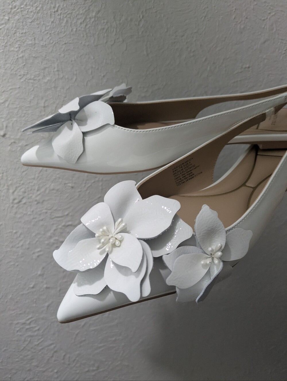 Kenneth Cole Tayla White Floral Pointed-Toe Slingback Flats